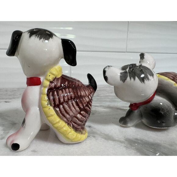 Vintage Japan Rare Dogs In Basket Salt Pepper Shaker Set Kitschy - Picture 4 of 8